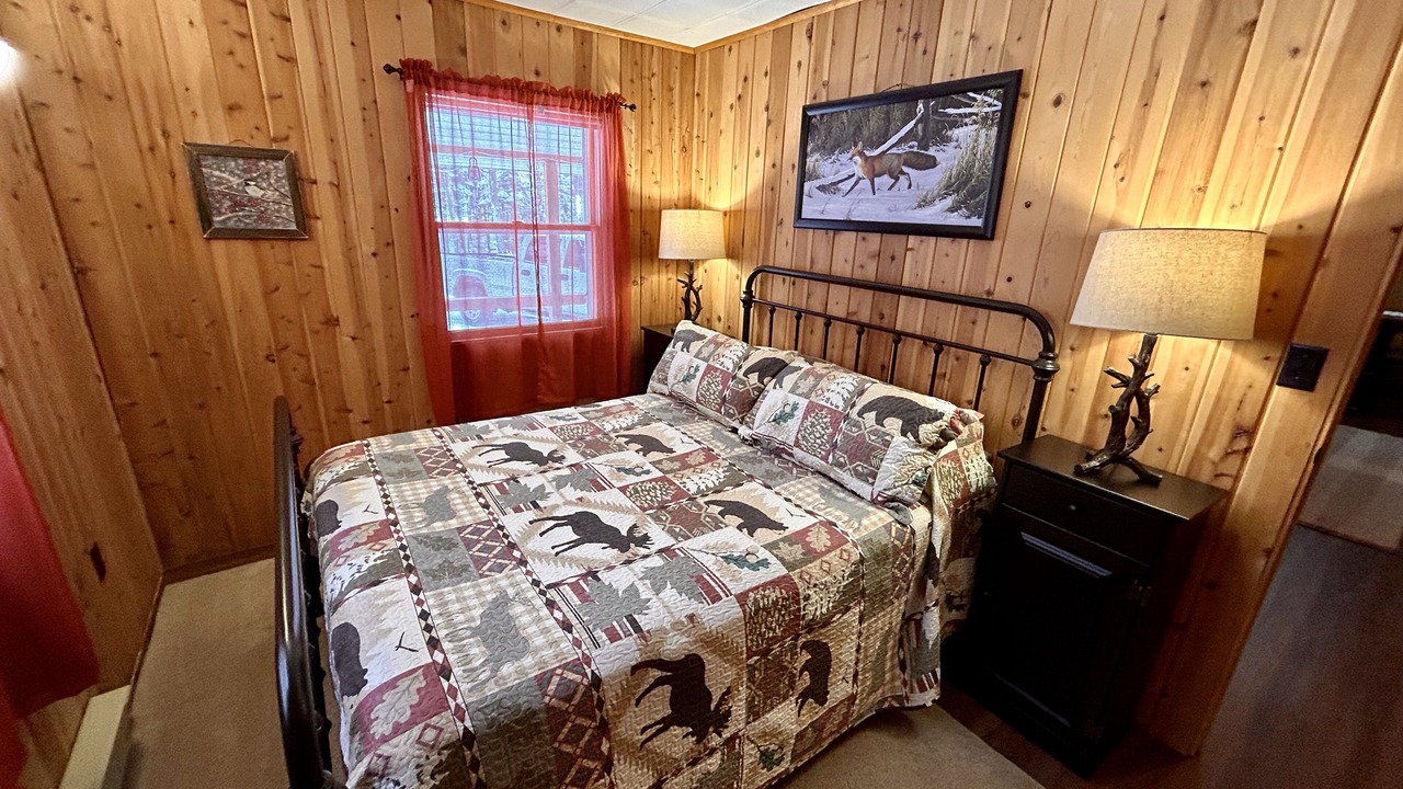 Photo of Bedroom in Long Lake