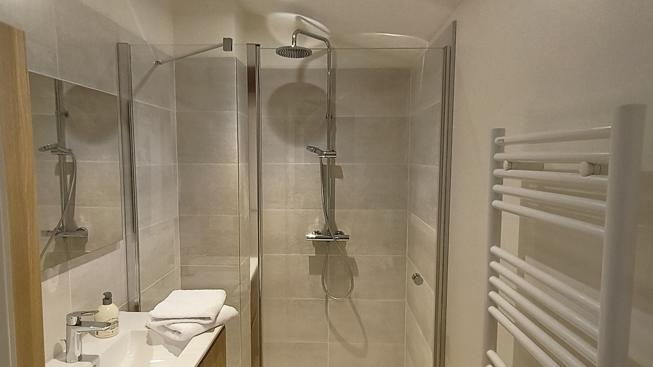 Photo of Bathroom in Flace