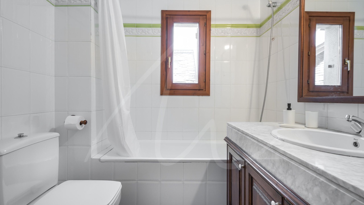 Photo of Bathroom in Beret