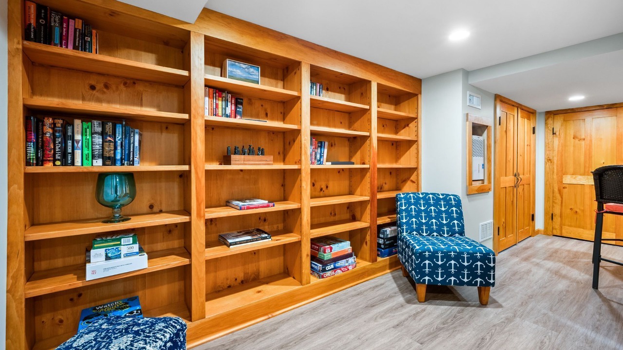 Photo of Others in Sandwich