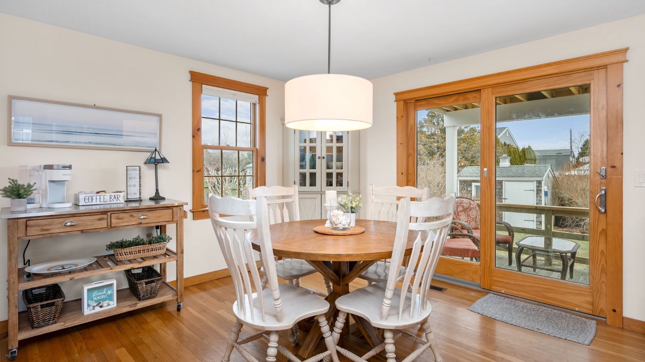 Photo of Others in Sandwich