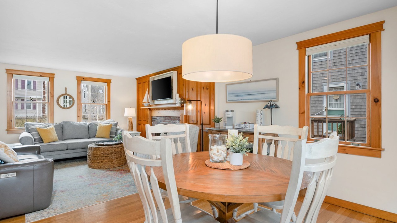 Photo of Others in Sandwich