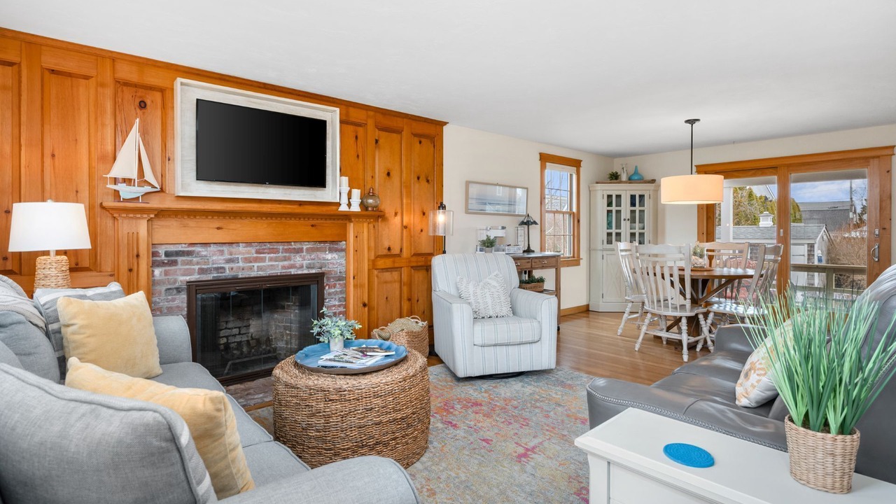 Photo of Others in Sandwich