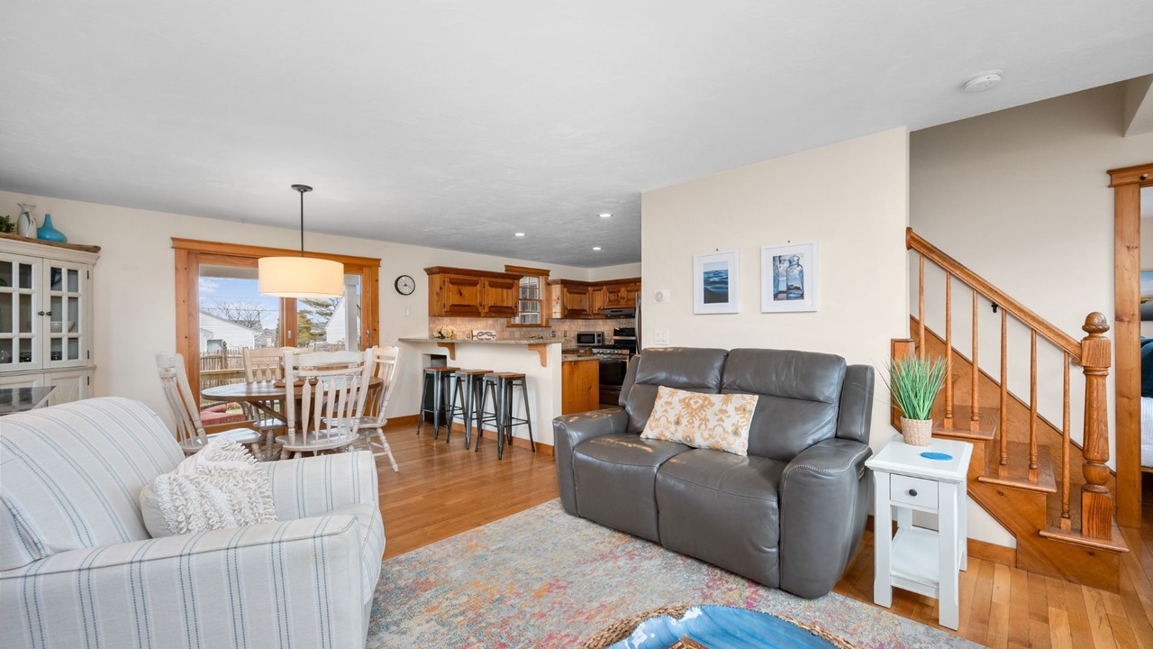 Photo of Others in Sandwich