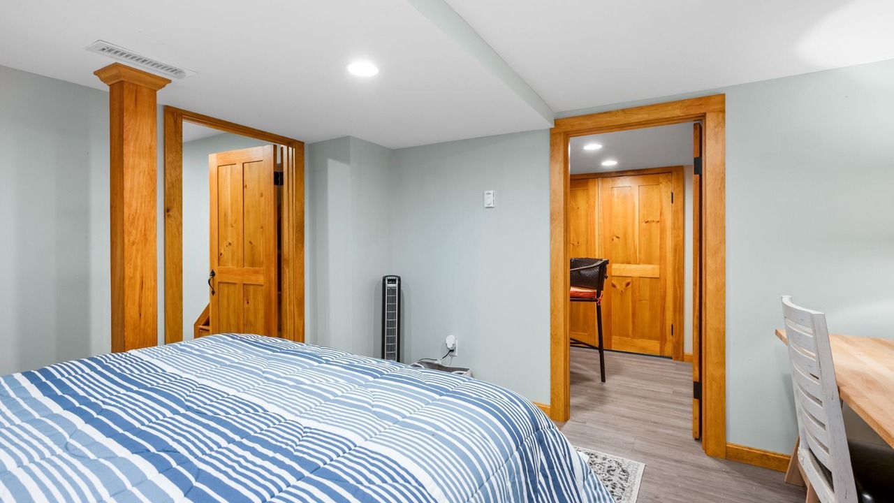 Photo of Others in Sandwich