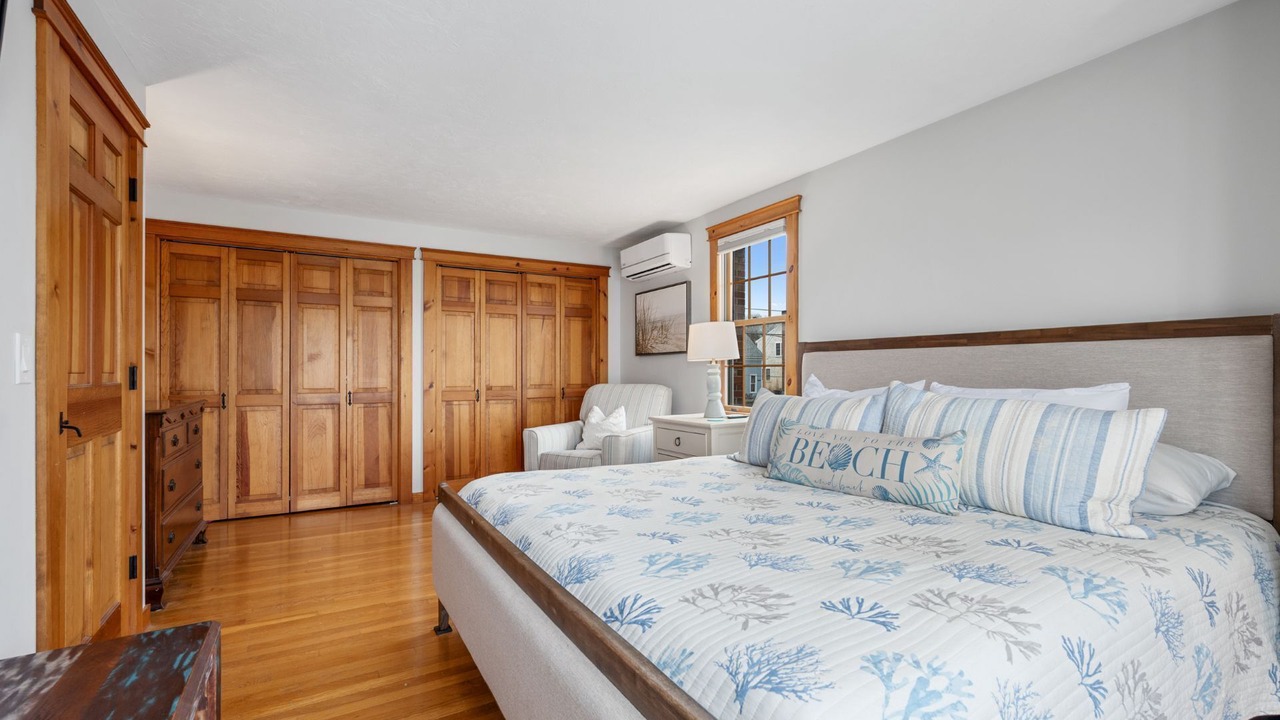 Photo of Others in Sandwich