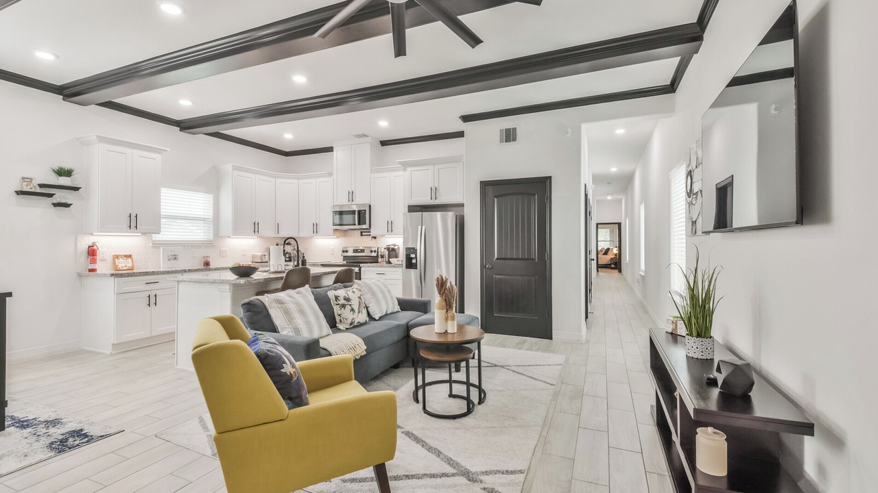 Photo of Livingroom in Northside