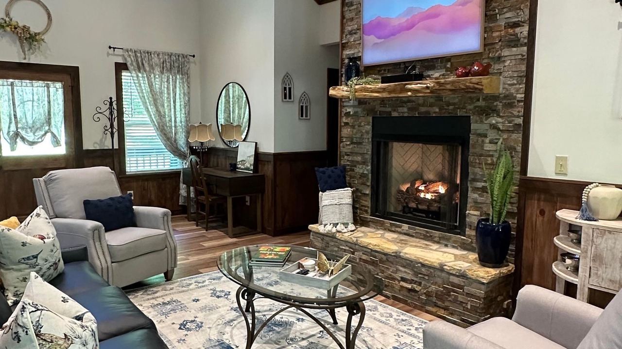 Photo of Livingroom in Ellijay