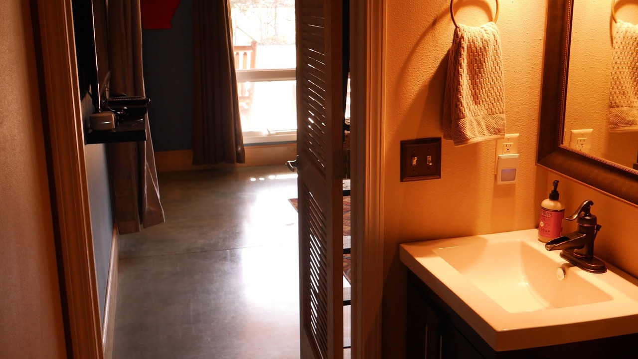 Photo of Bathroom in Flippin