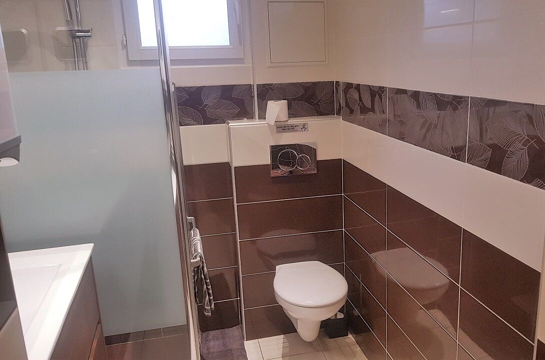 Photo of Bathroom in Communay