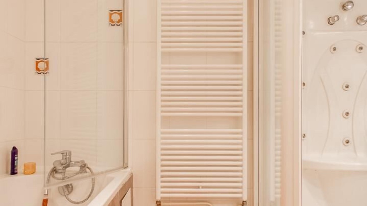 Photo of Bathroom in Autun