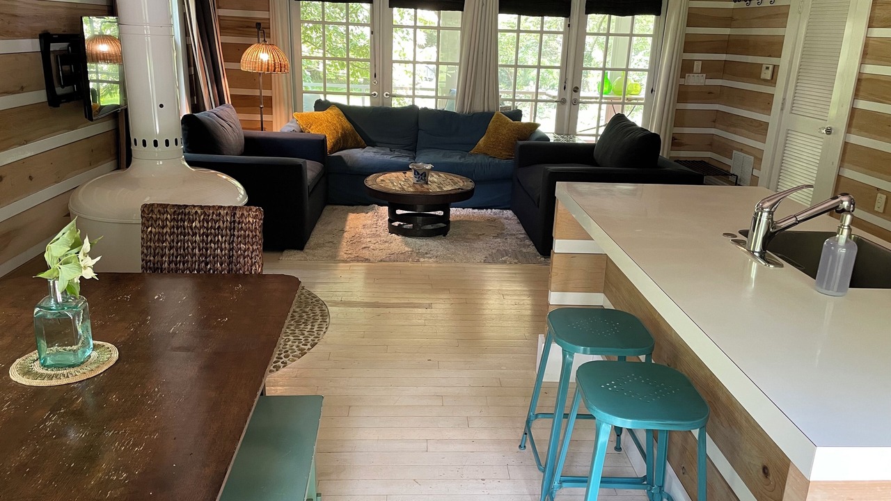 Photo of Livingroom in Southold