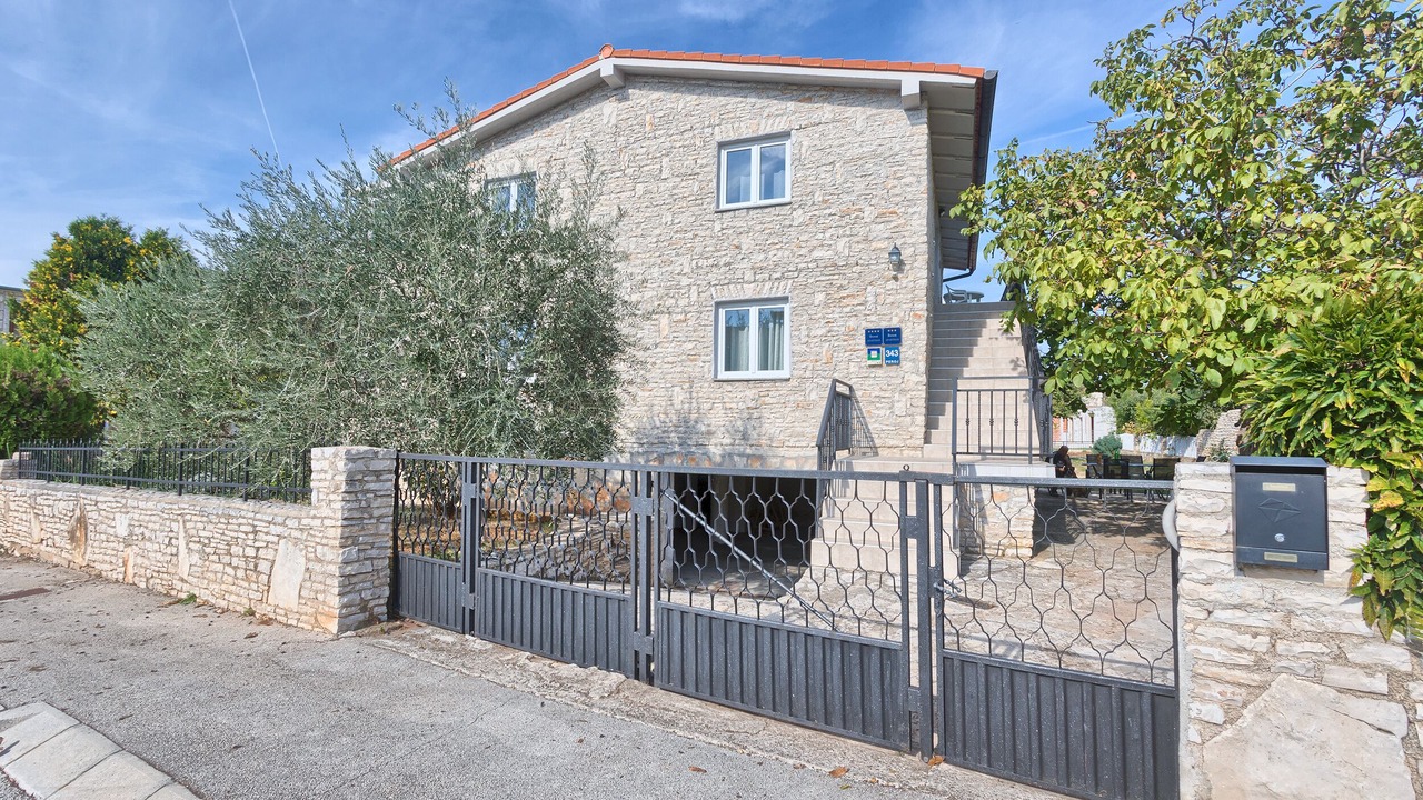 Photo of Outdoor in Peroj