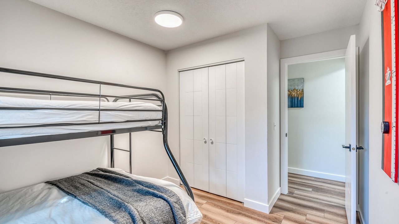 Photo of Bedroom in Crescent Heights