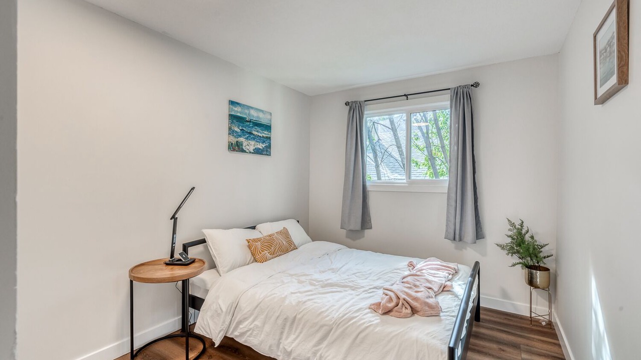 Photo of Bedroom in Crescent Heights