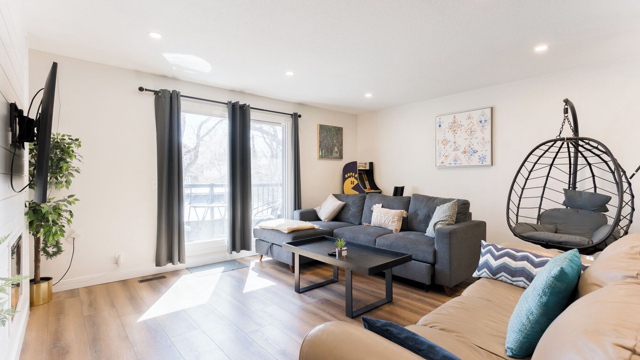 Photo of Livingroom in Crescent Heights