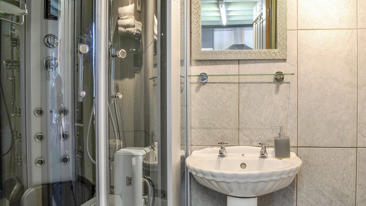 Photo of Bedroom in Scales