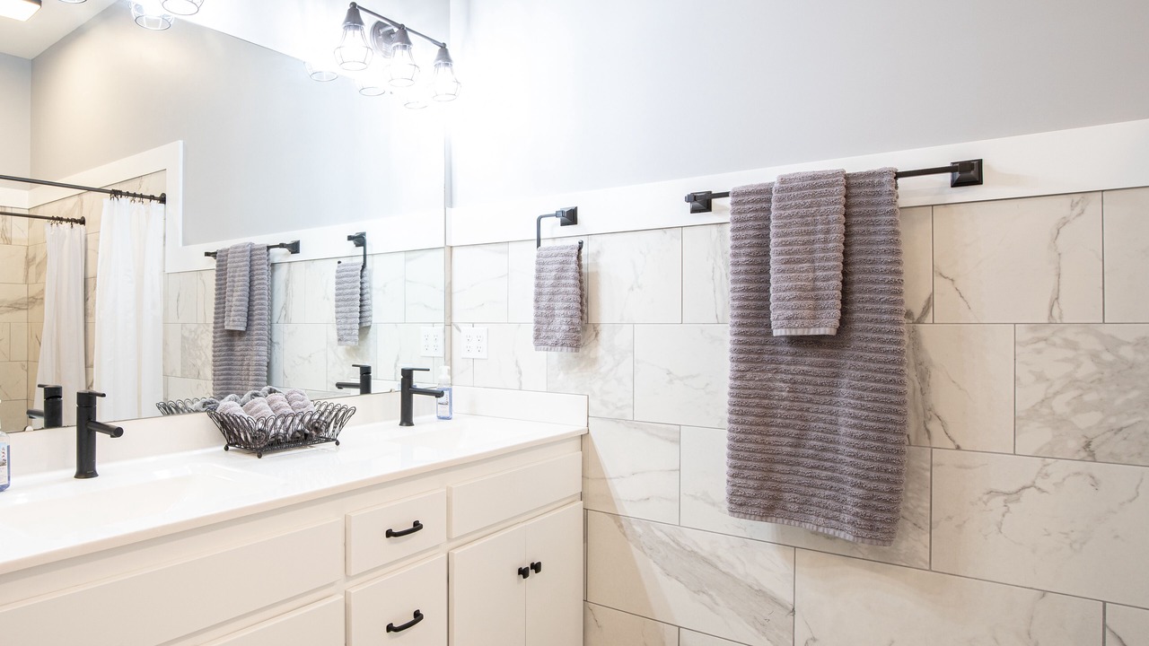 Photo of Bathroom in Lake Ozark
