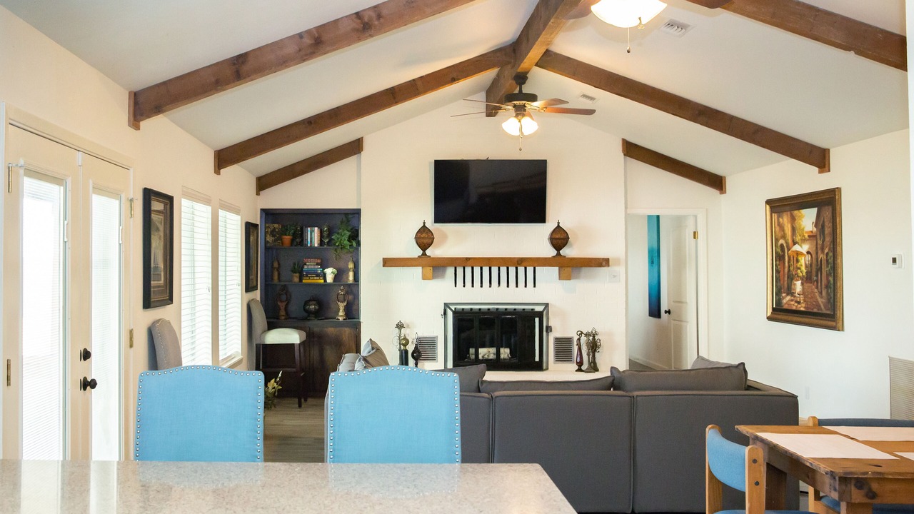Photo of Livingroom in Oakhurst