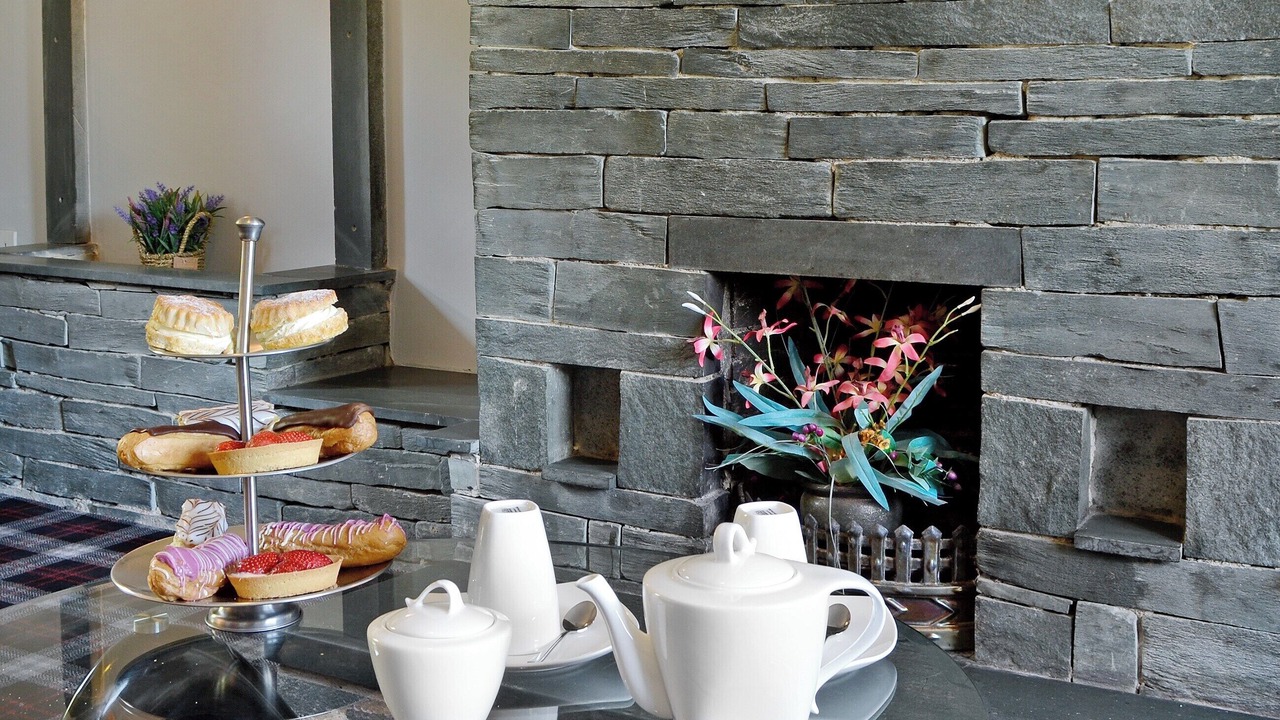 Photo of Bedroom in Scales