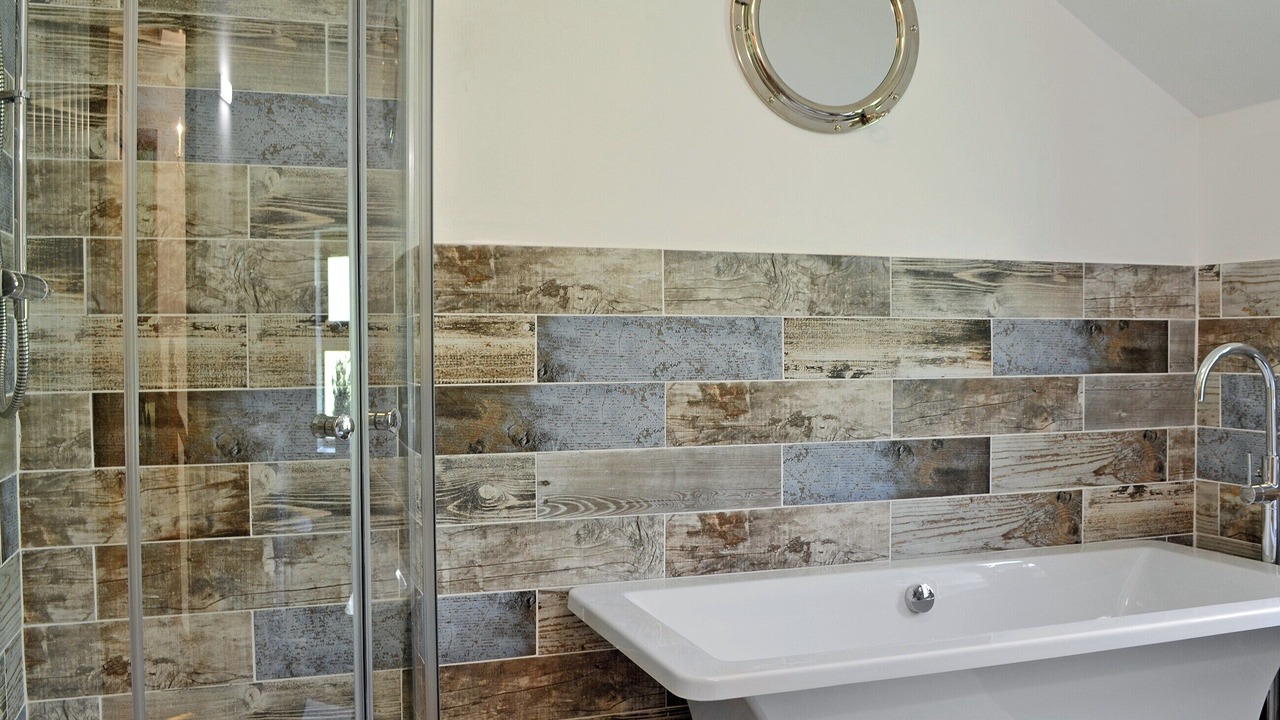 Photo of Bathroom in Scales