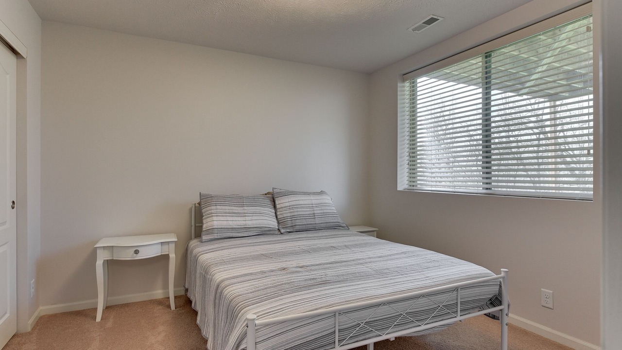Photo of Bedroom in Millard