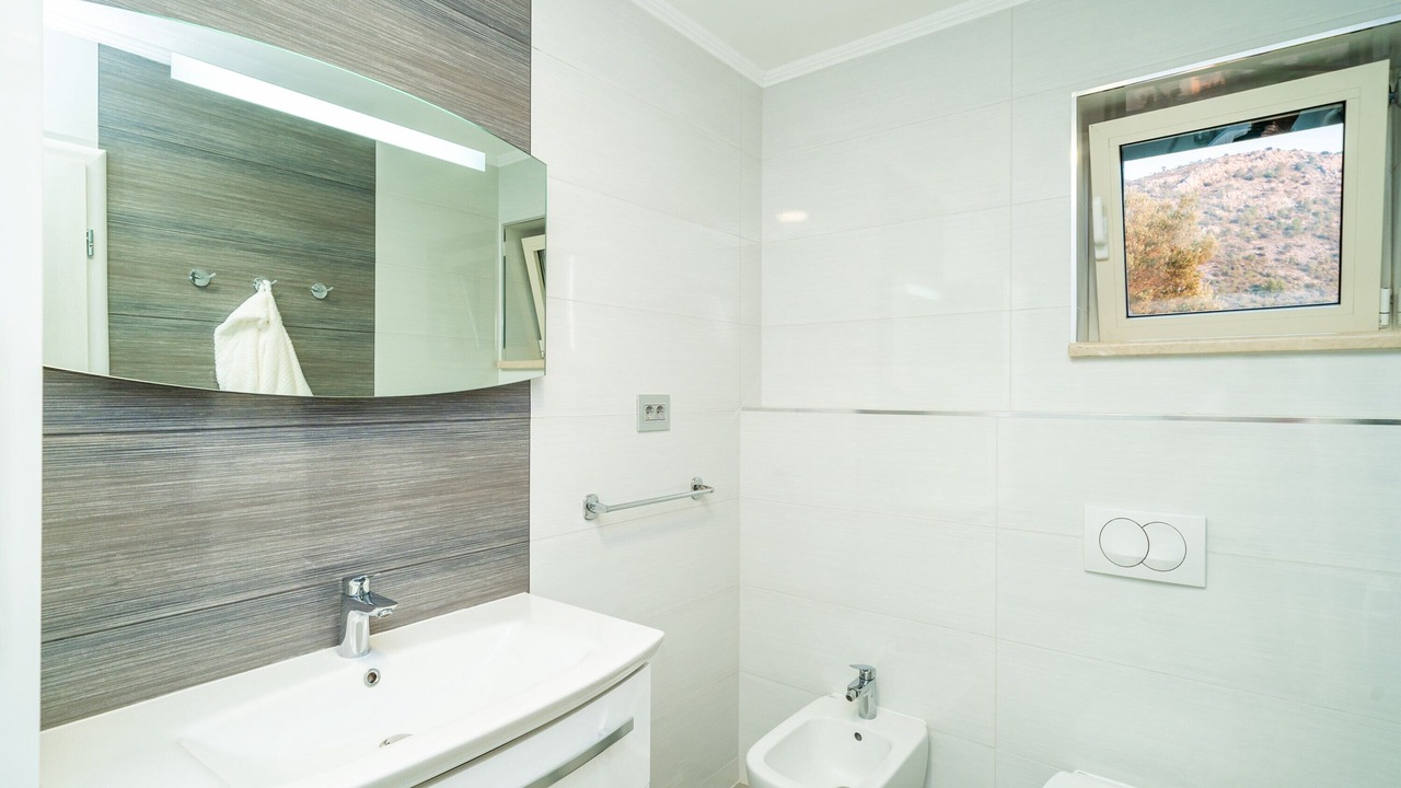 Photo of Bathroom in Brsecine