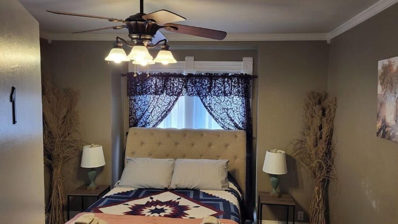 Photo of Bedroom in LaGrange