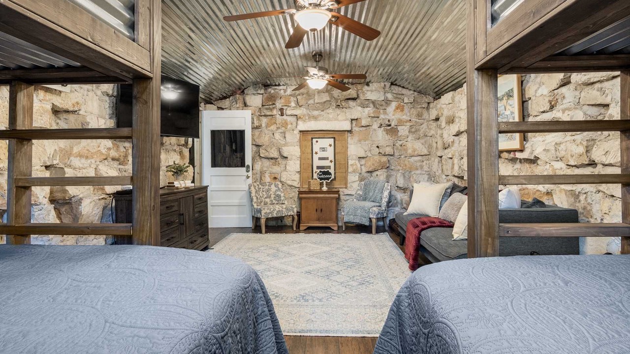 Photo of Bedroom in Bandera