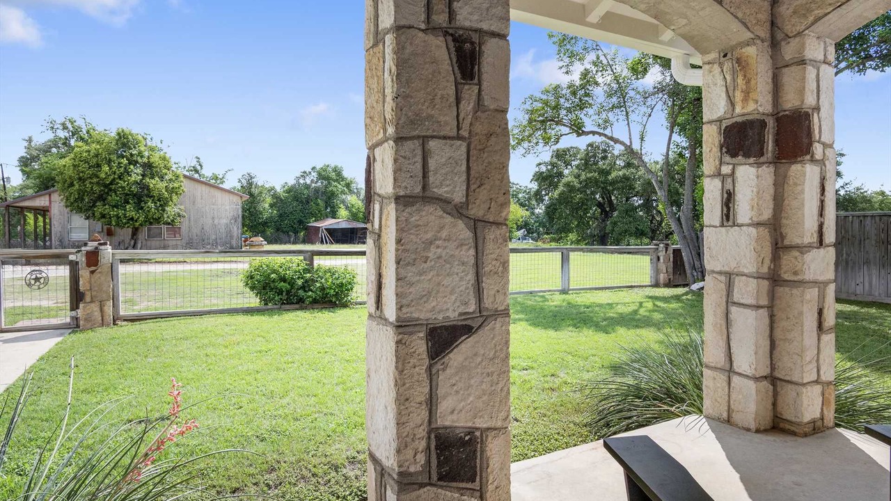 Photo of Patio Balcony in Bandera