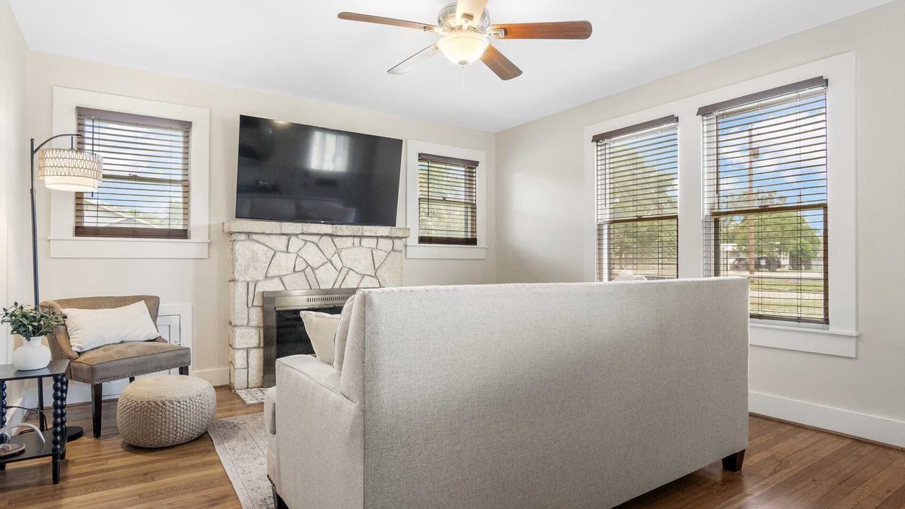 Photo of Livingroom in Bandera