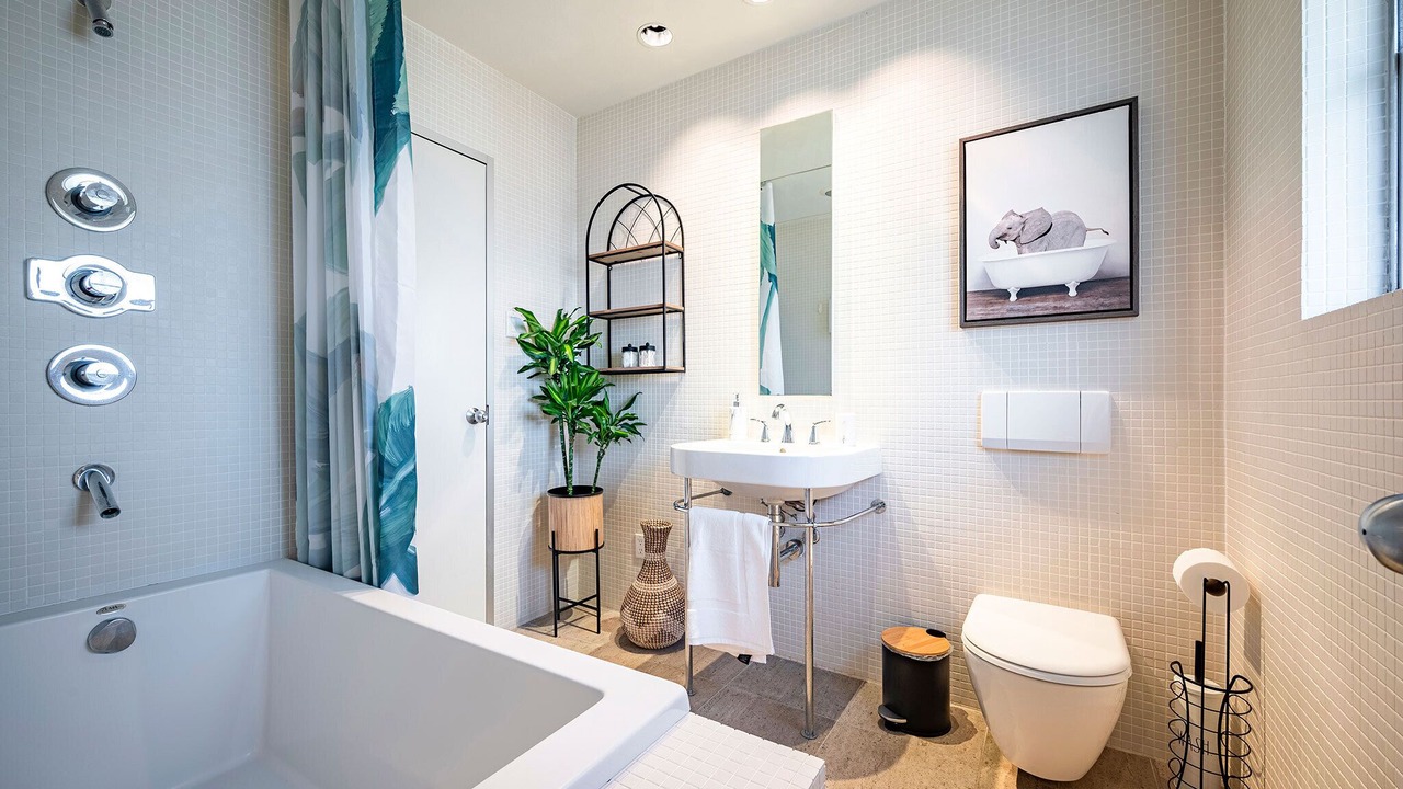 Photo of Bathroom in Lazybrook/Timbergrove