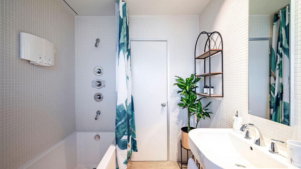 Photo of Bathroom in Lazybrook/Timbergrove