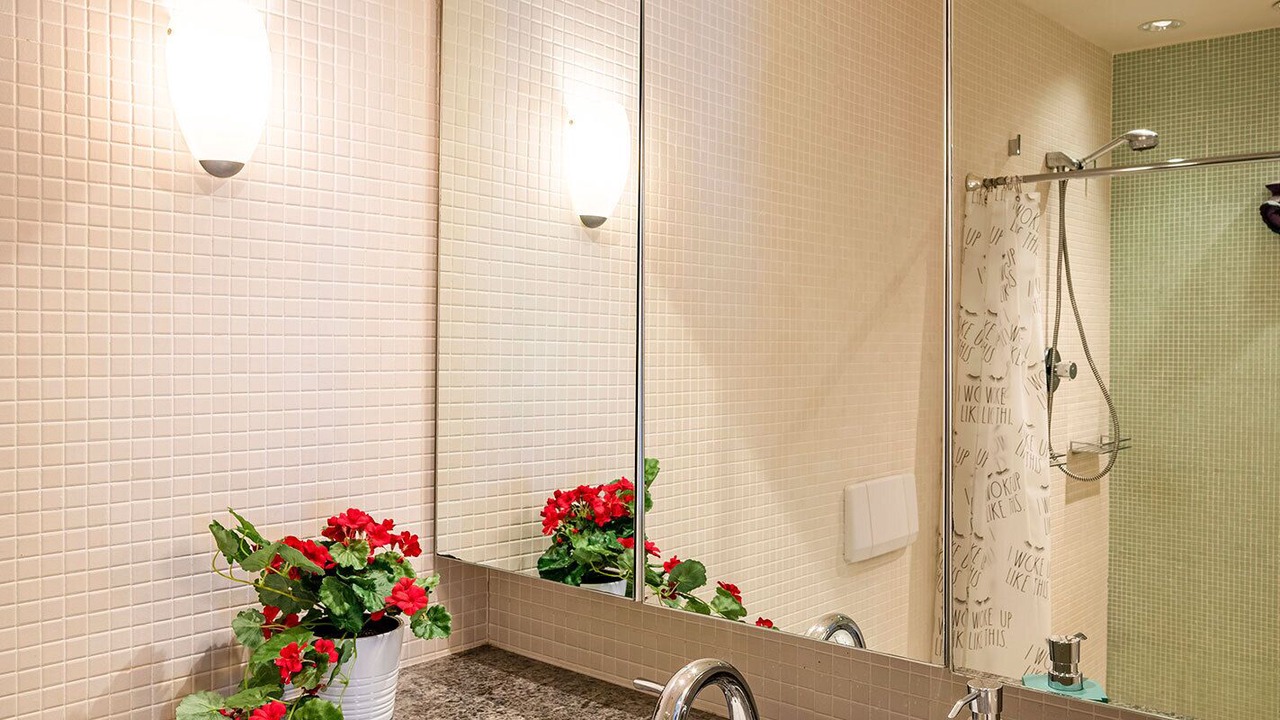 Photo of Bathroom in Lazybrook/Timbergrove