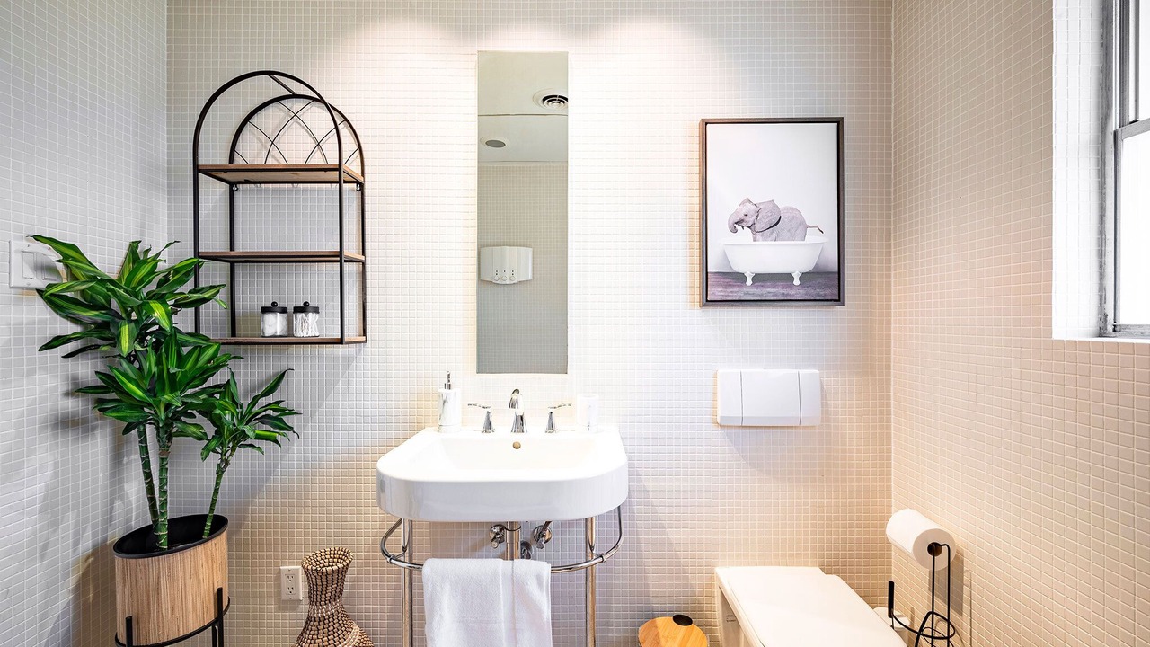 Photo of Bathroom in Lazybrook/Timbergrove
