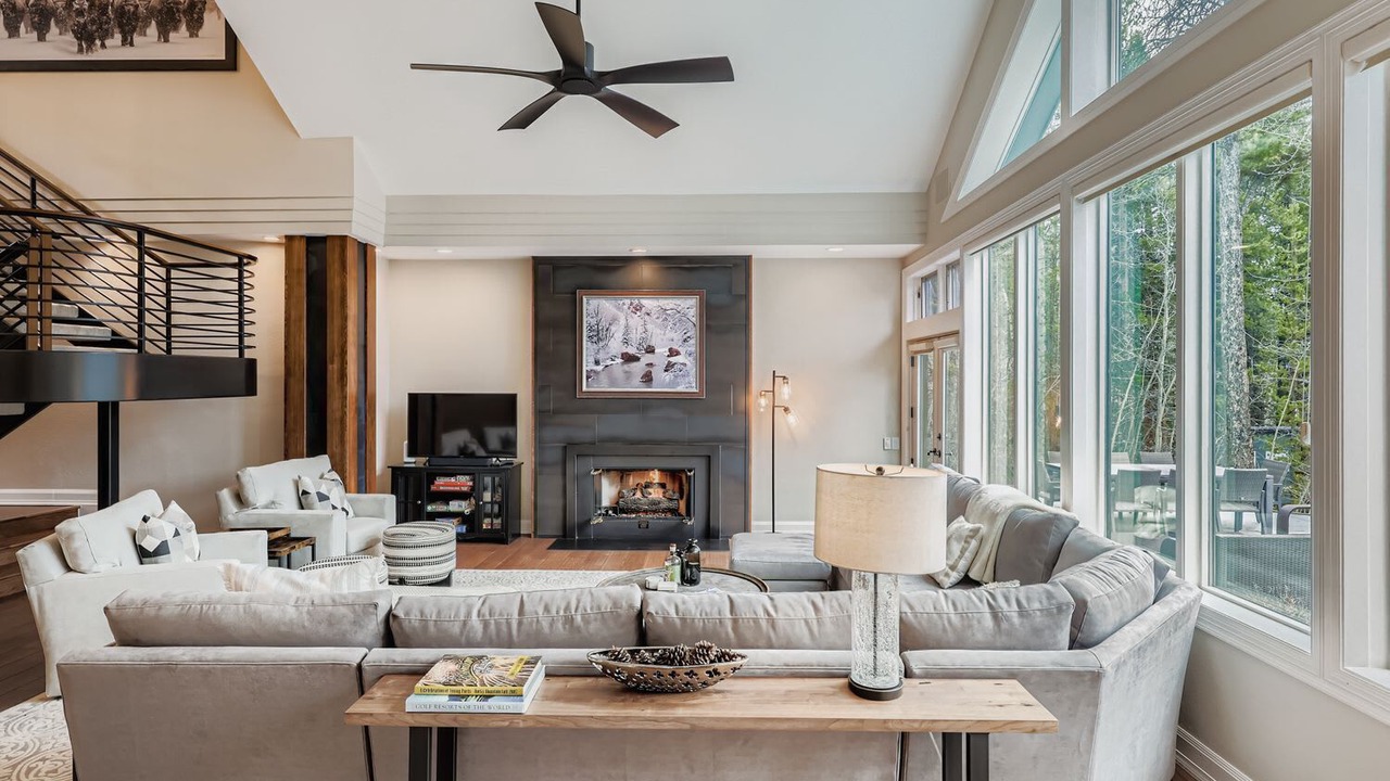 Photo of Livingroom in Baldy Mountain