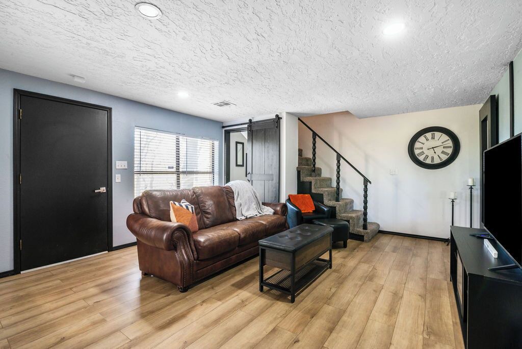 Photo of Bedroom in Sulphur