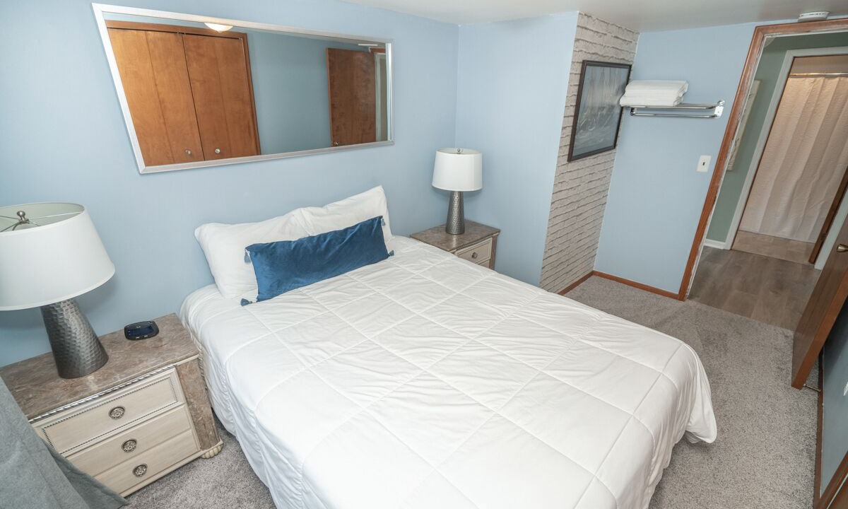 Photo of Bedroom in Marine City