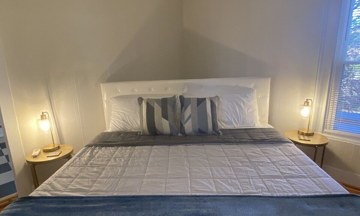 Photo of Bedroom in Forest Hills