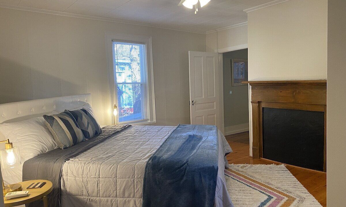 Photo of Bedroom in Forest Hills
