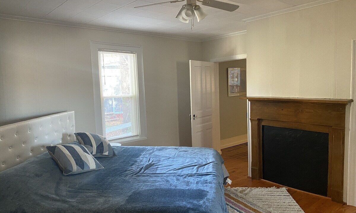Photo of Bedroom in Forest Hills