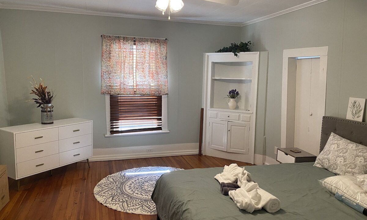 Photo of Bedroom in Forest Hills