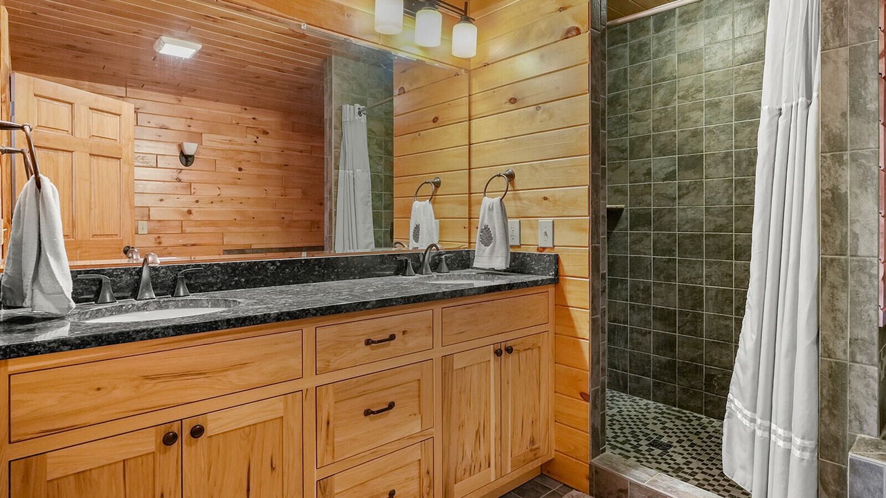 Photo of Bathroom in Manton