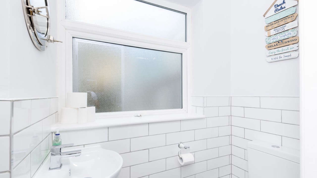 Photo of Bathroom in West Looe