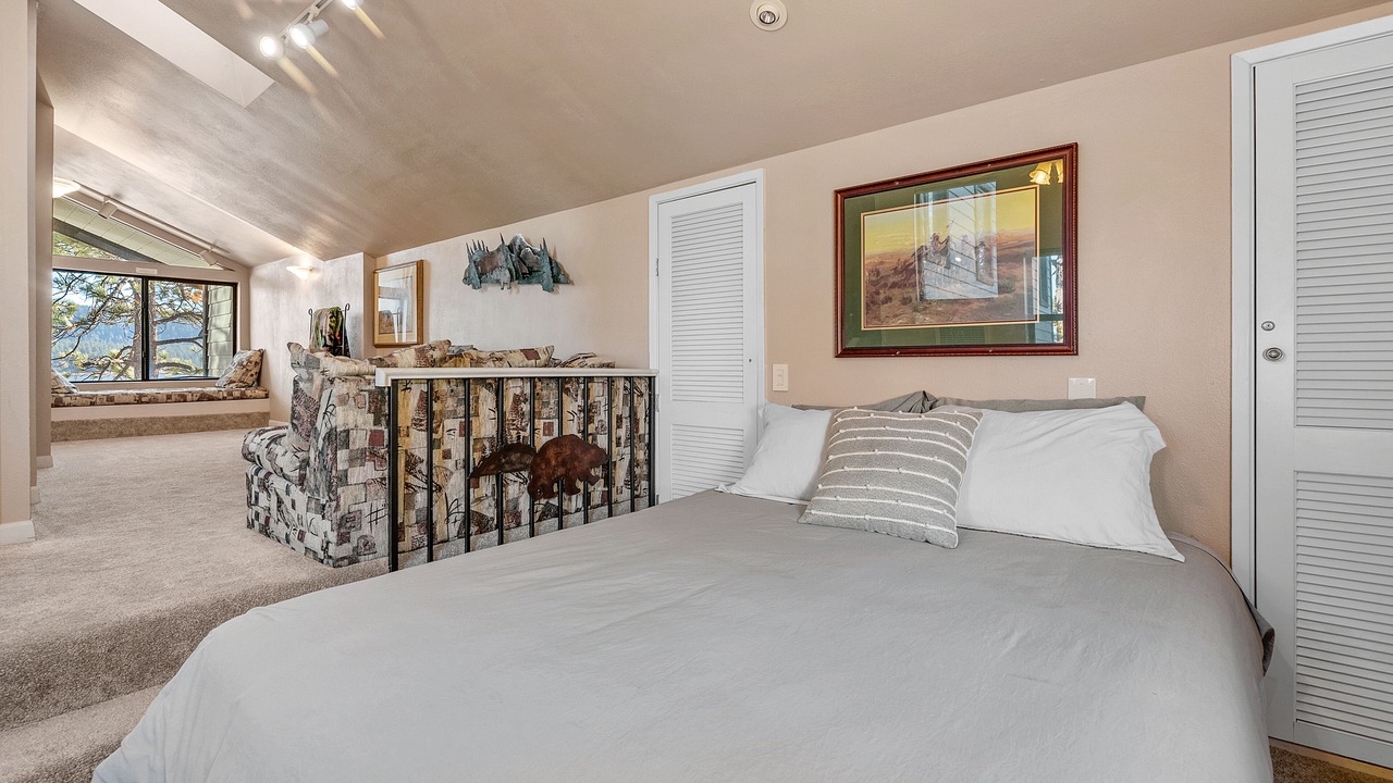 Photo of Bedroom in Fawnskin