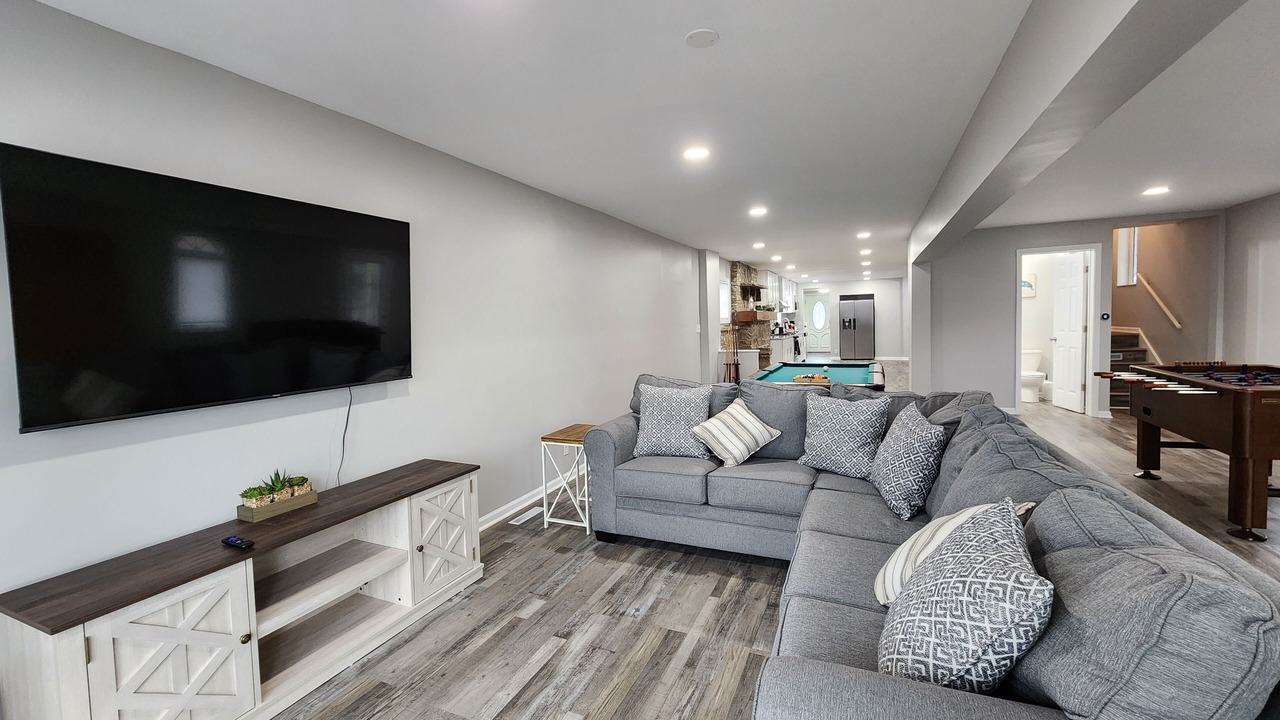 Photo of Livingroom in McHenry