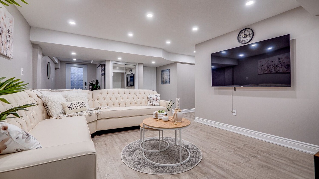 Photo of Livingroom in Pickering