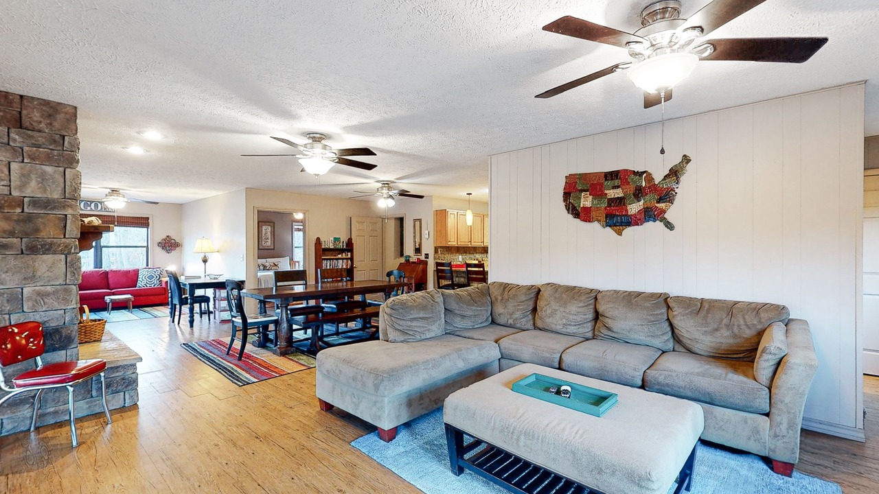 Photo of Livingroom in Eureka Springs