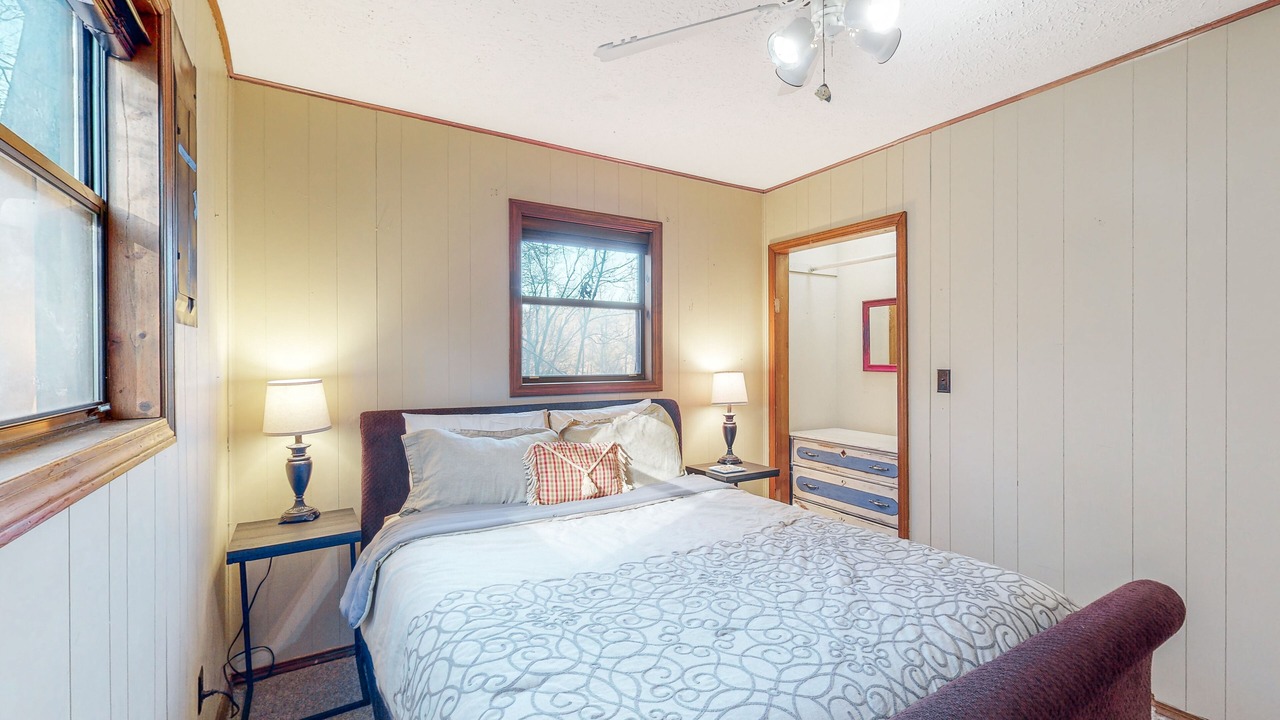 Photo of Bedroom in Eureka Springs