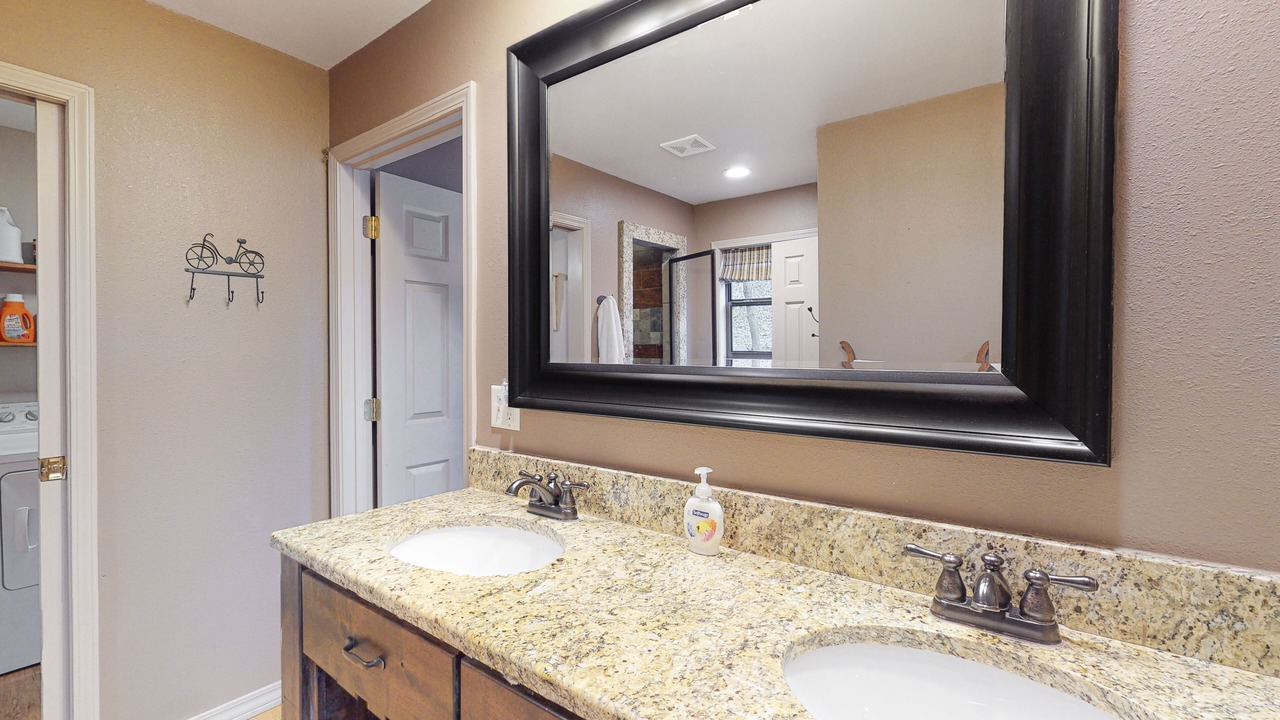 Photo of Bathroom in Eureka Springs